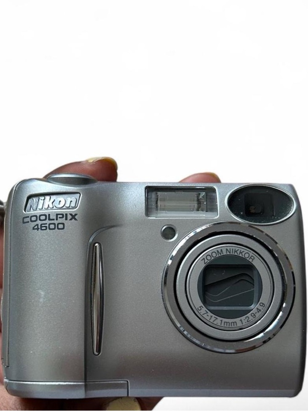 Nikon Coolpix 4600 Digital Camera Silver 4MP Point & Shoot Zoom Nikkor Len